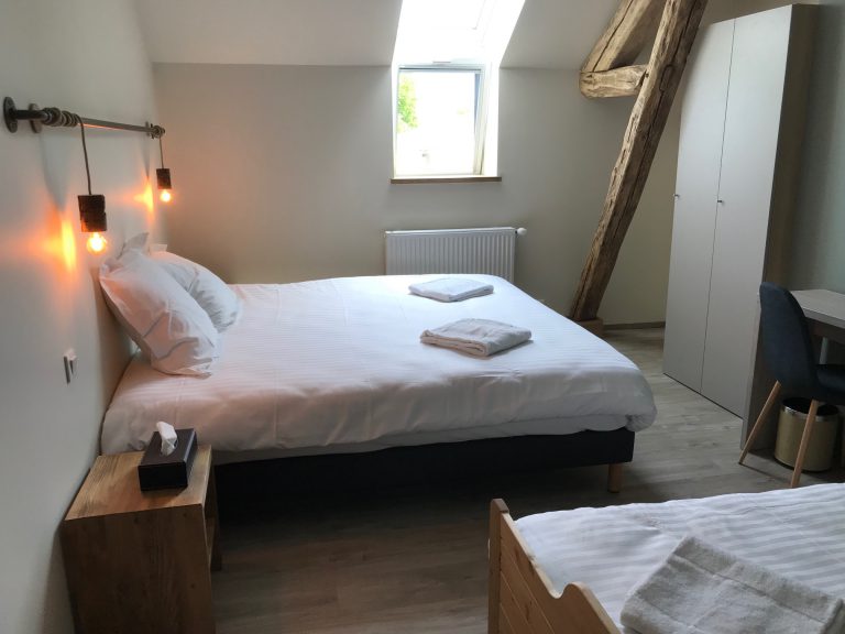 IMG_chambre n 4 lodge domaine de meaucé pour 2,3,4 persjpg